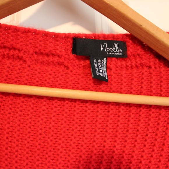 Red convertible scarf/shawl - Picture 2 of 4